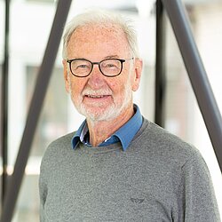 Dr. Hansjörg Hauser Dr. Hansjörg Hauser