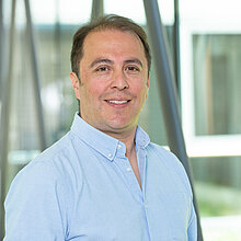 Portrait Dr Howard Junca