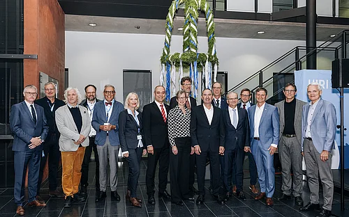Würzburg: Roofing ceremony at the Helmholtz Institute for RNA-based Infection Research