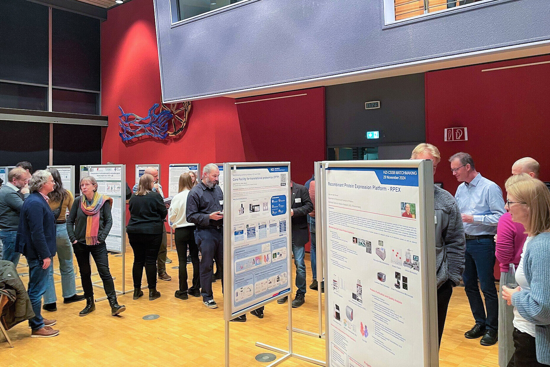 Researchers from the HZI and CSSB discuss the latest technologies in infection research.